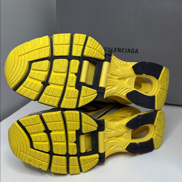 Balenciaga Men's Sneakers in Vibrant Yellow and Black - Picture 10 of 10